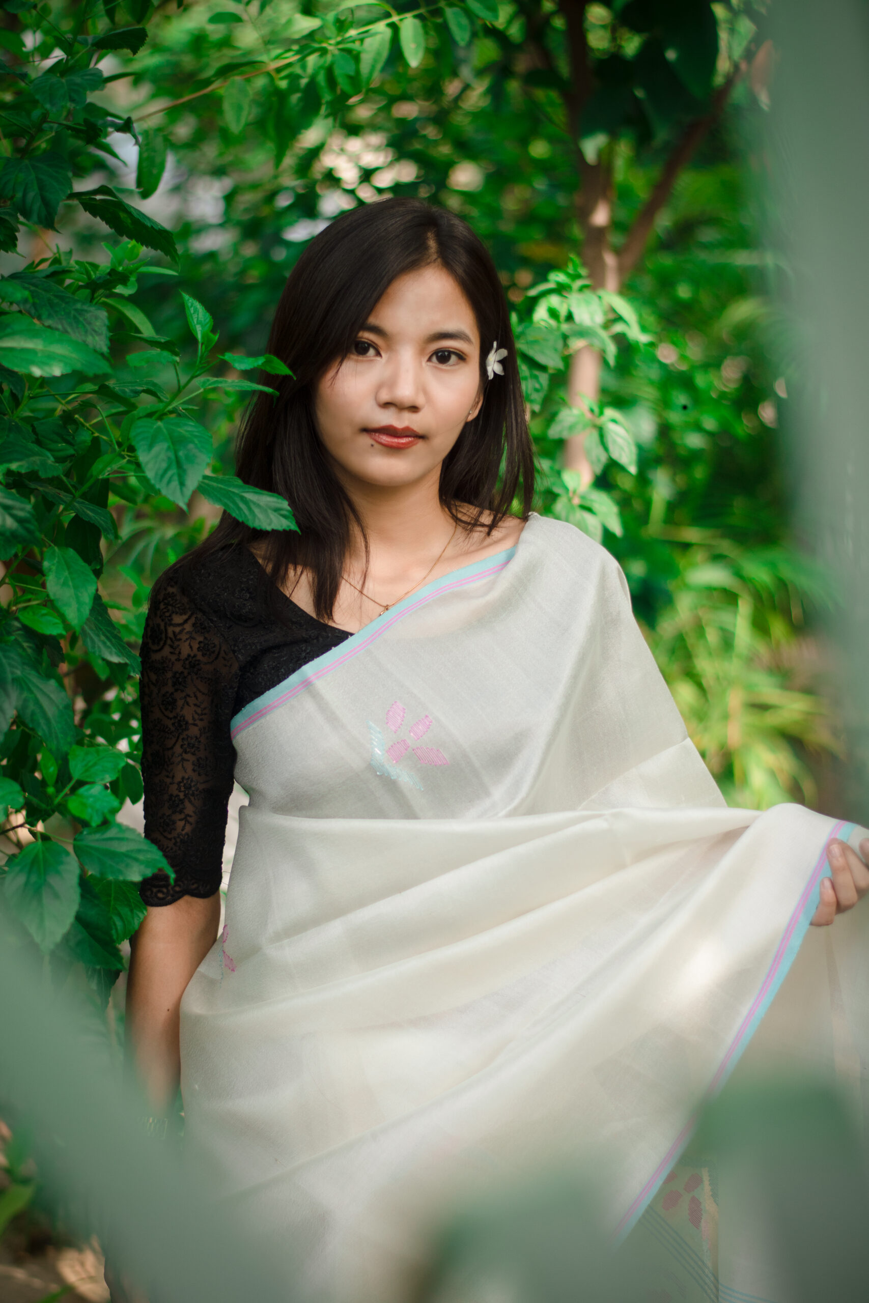 Cream colour Pure Mulberry Silk Saree with Icy Aqua Blue Border & Pink Stripes - Image 4