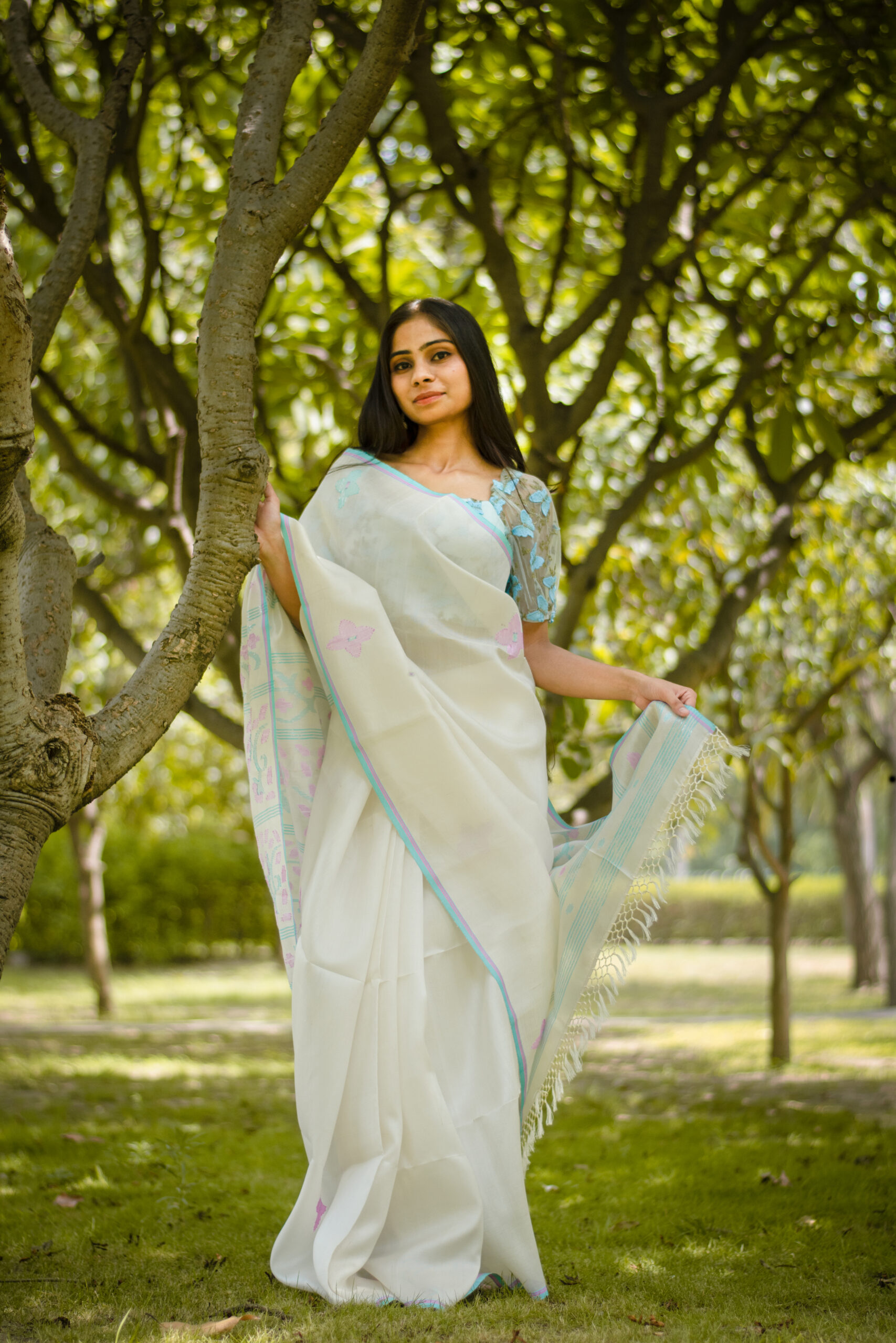 Ivory Cream Pure Mulberry Silk Saree with Icy Aqua Blue Border & Pink Stripes - Image 2
