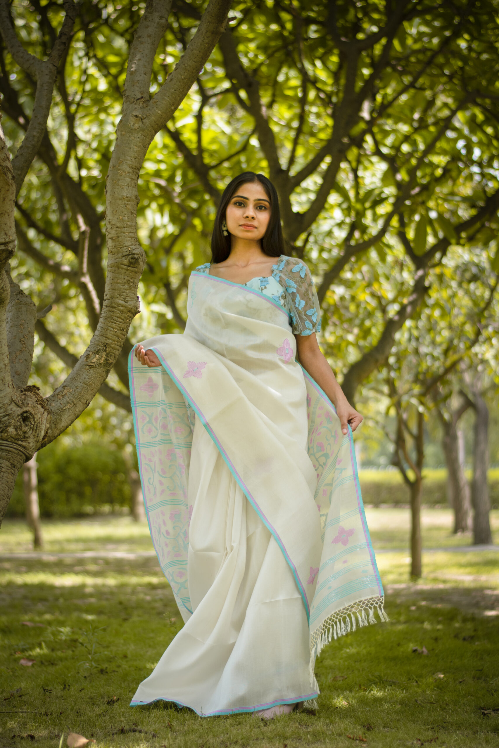 Ivory Cream Pure Mulberry Silk Saree with Icy Aqua Blue Border & Pink Stripes - Image 4