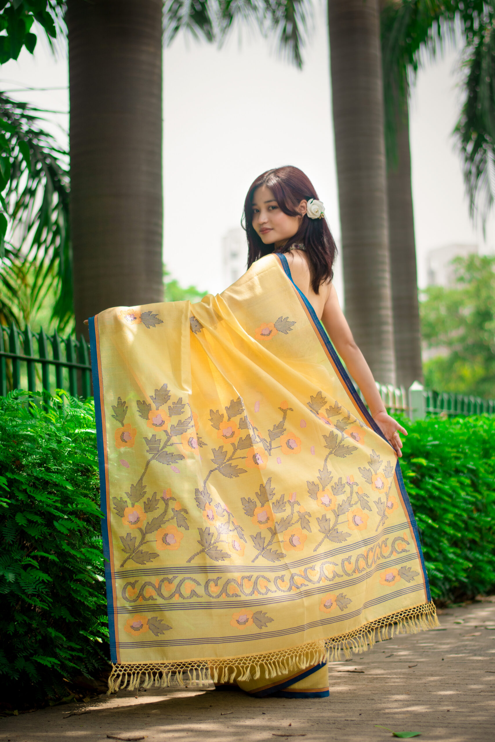 Sand Gold Pure Mulberry Saree with Deep blue Border - Image 4