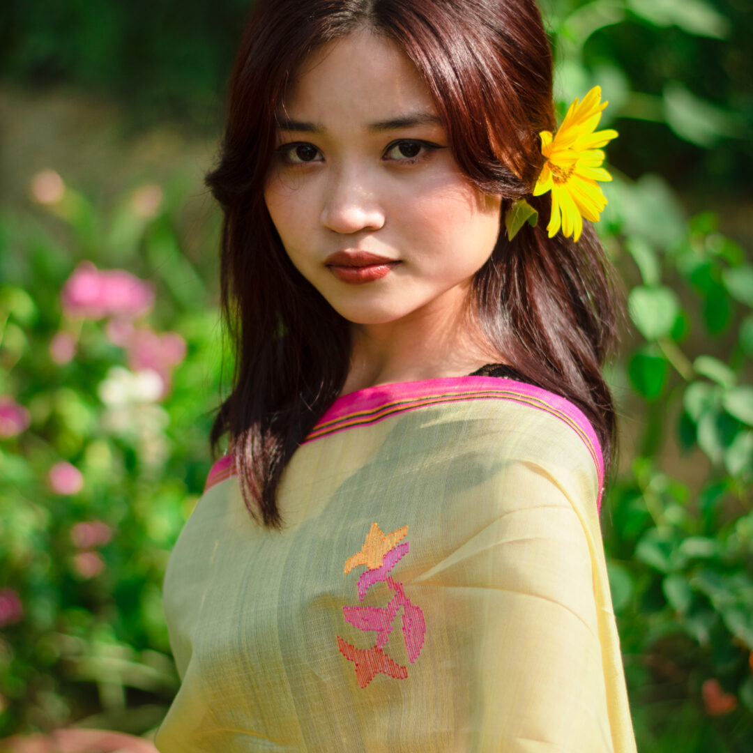 Elegant Sand Gold Pure Mulberry Silk Saree – Pink Border Edition