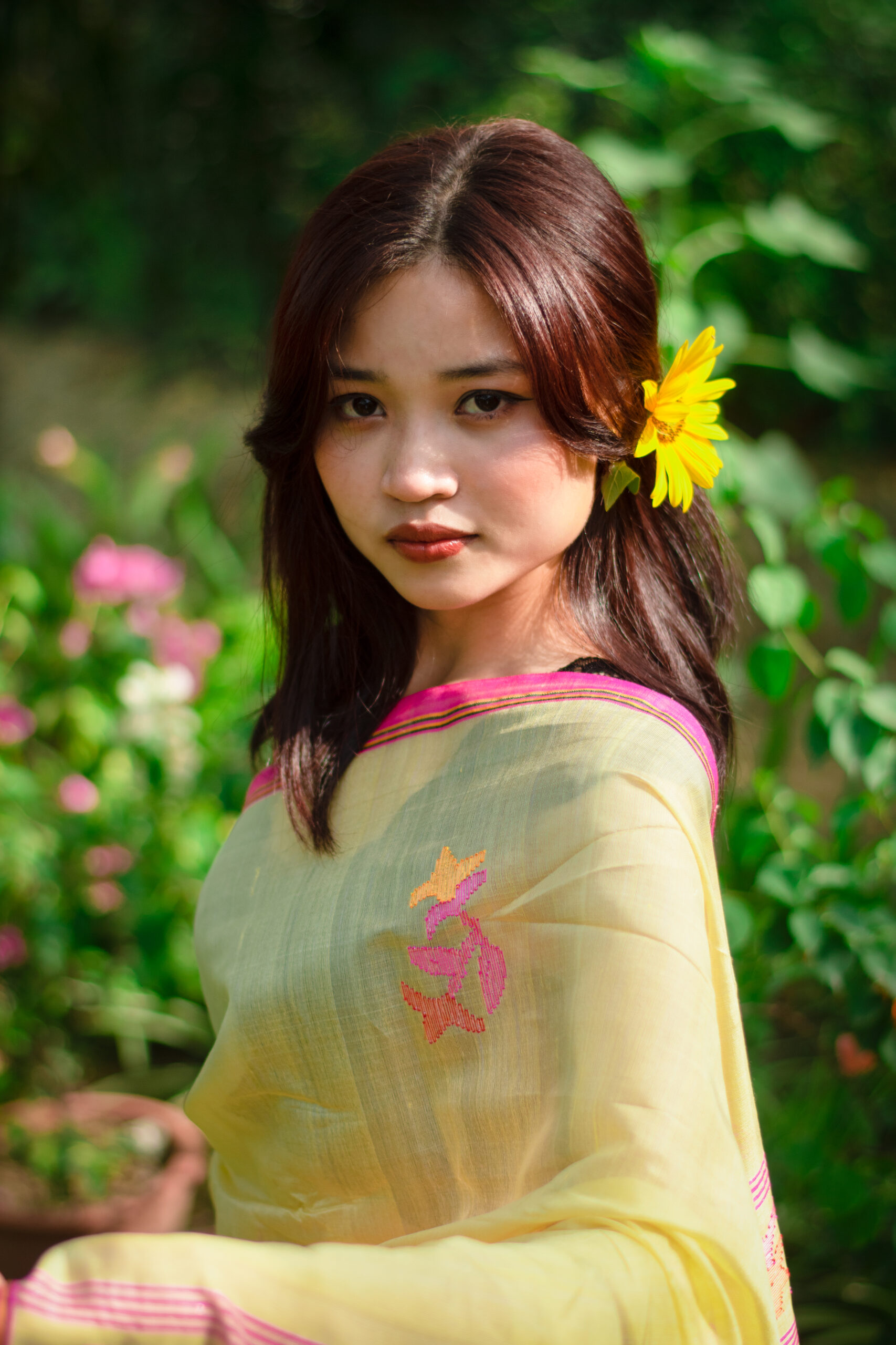 Elegant Sand Gold Pure Mulberry Silk Saree – Pink Border Edition