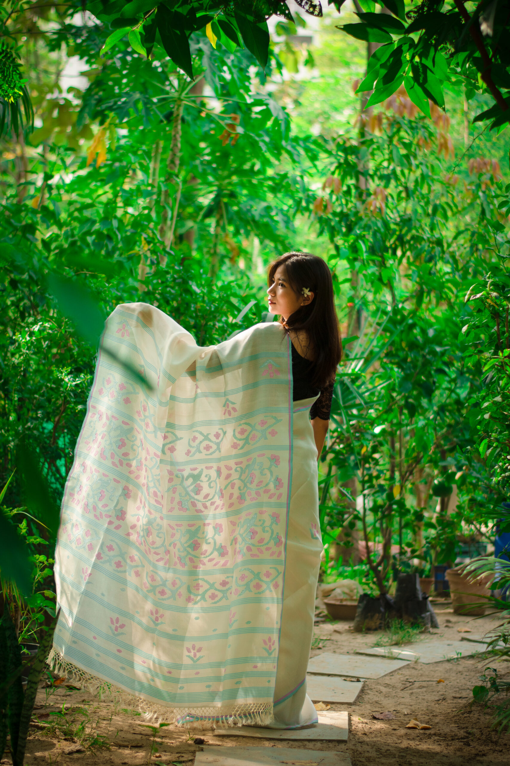 Cream colour Pure Mulberry Silk Saree with Icy Aqua Blue Border & Pink Stripes - Image 2