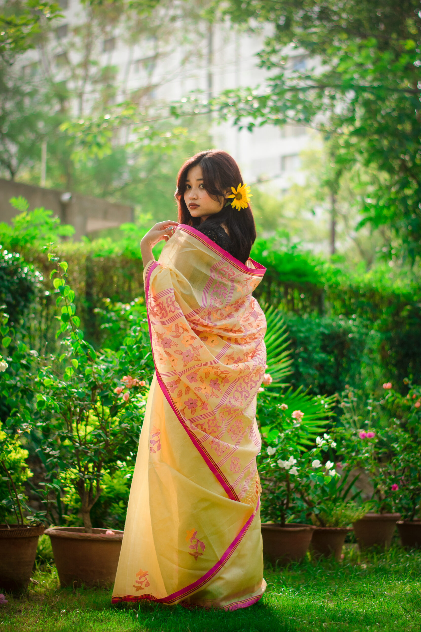 Elegant Sand Gold Pure Mulberry Silk Saree – Pink Border Edition - Image 5