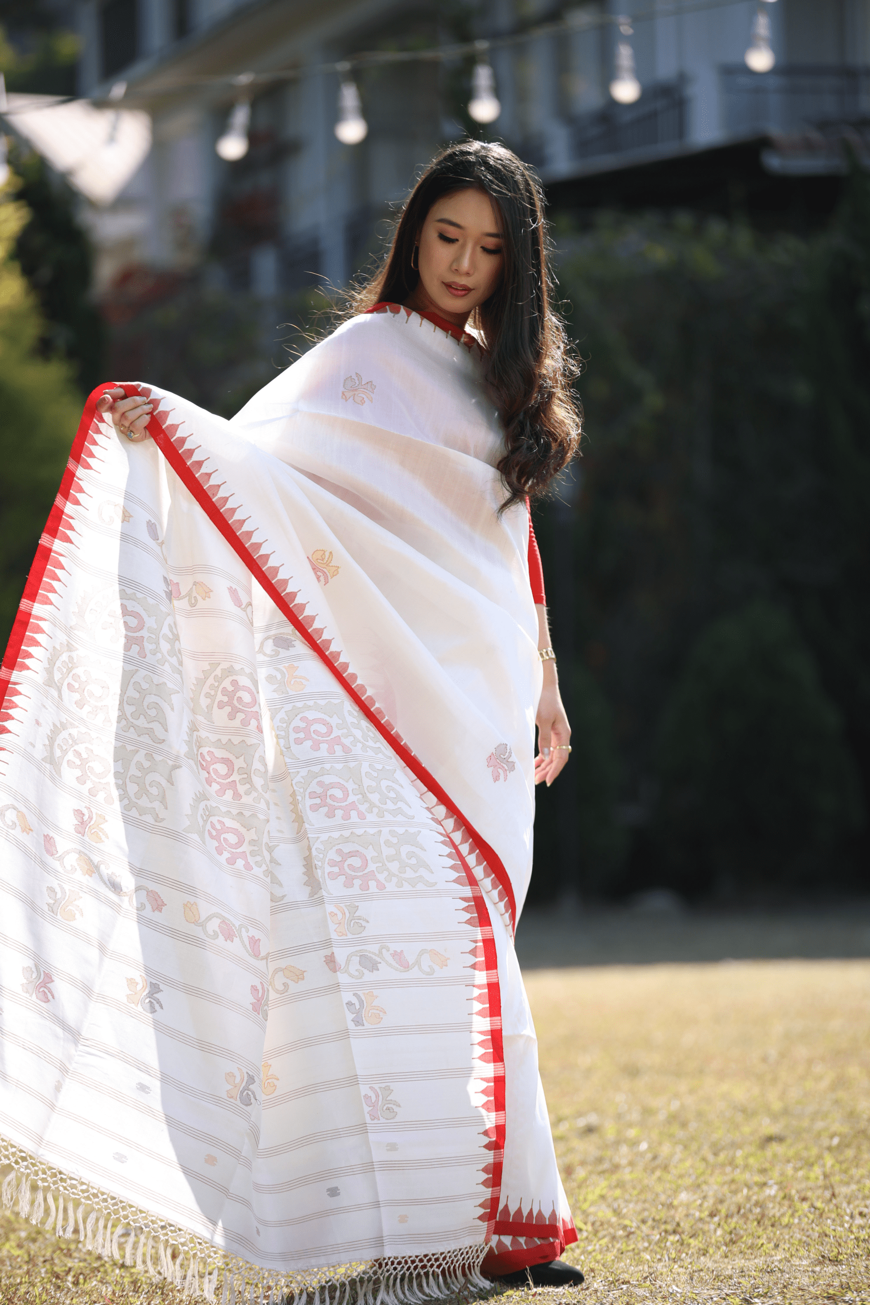 Handwoven White Mulberry Silk Saree with Red Moirangphee Border - Image 4