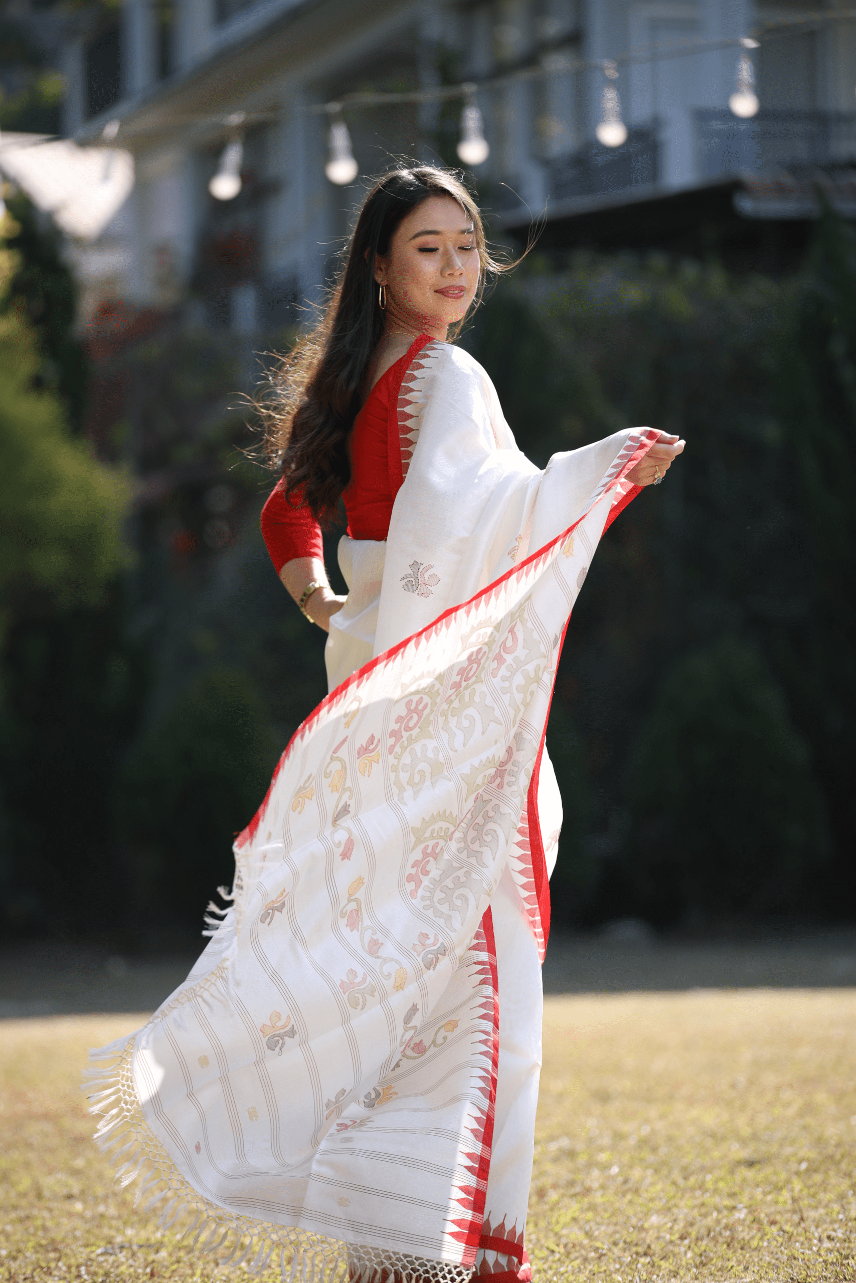 Handwoven White Mulberry Silk Saree with Red Moirangphee Border - Image 3