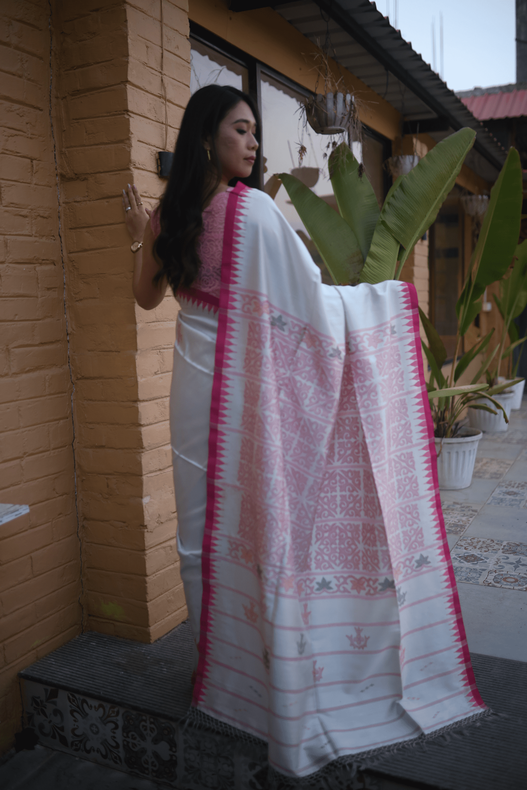 Lustrous Mulberry Soft Silk Saree in Pink and Soft Green - Image 4