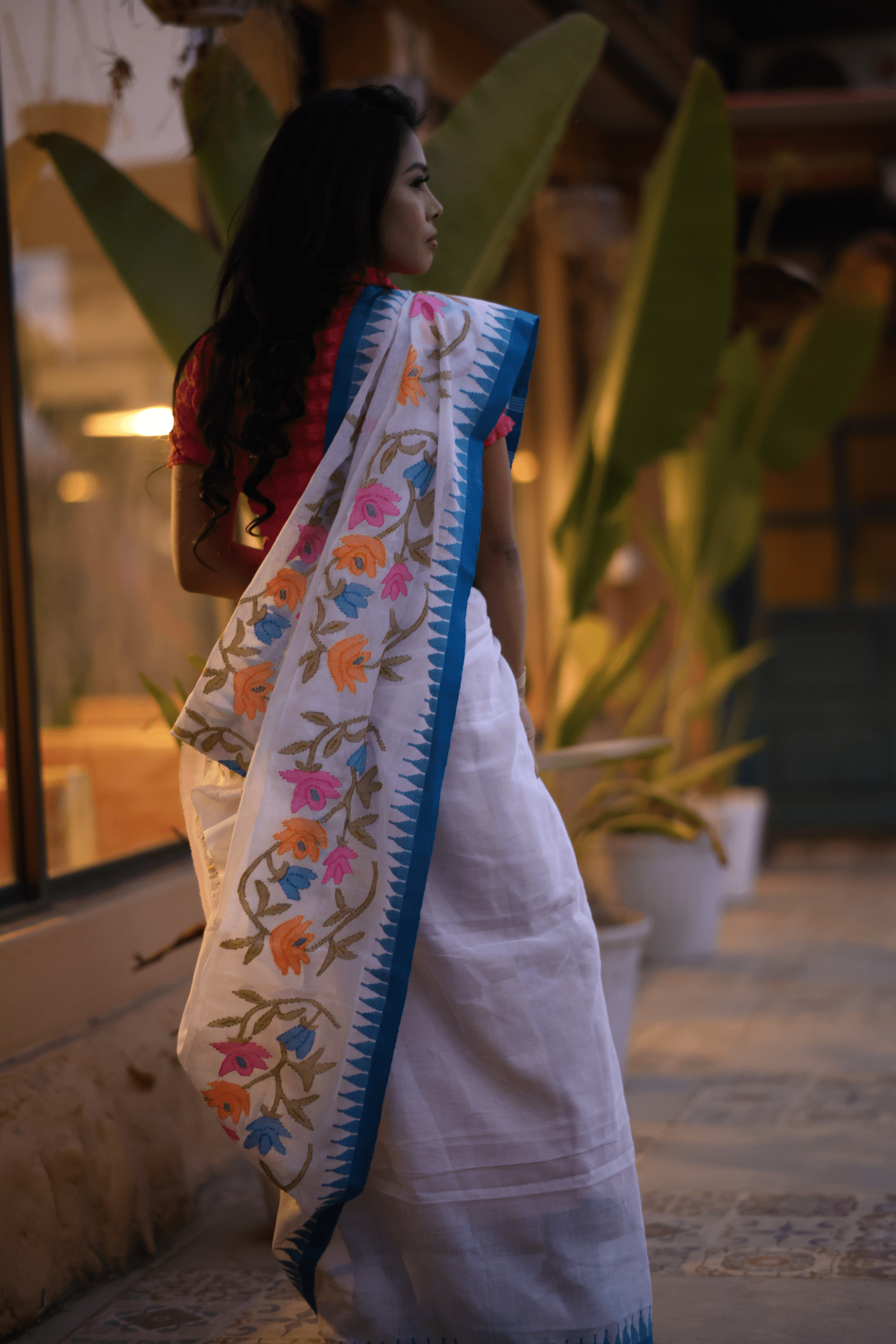 Graceful White Wangkhei Saree in Pure Cotton with Blue Border - Image 2