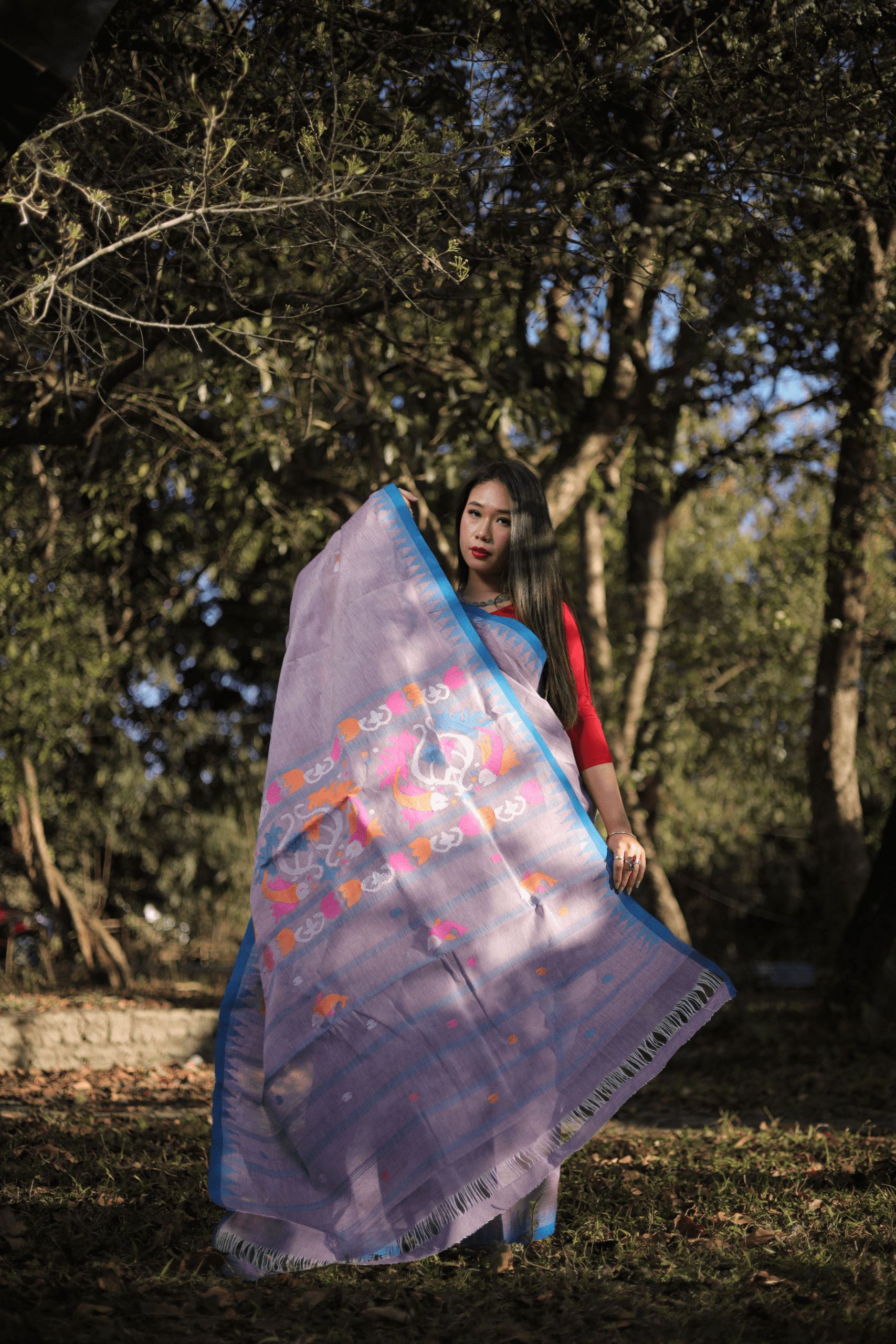 Muted Lavender Pink Wangkhei Cotton Saree with Bold Blue Border - Image 3